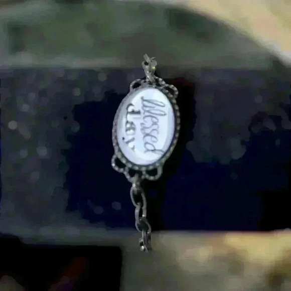 Plunder Bracelet - Picture 1 of 2